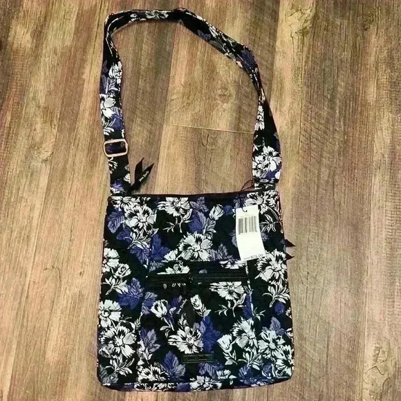 NWT- Vera Bradley Frosted Floral Hipster Crossbody Bag retail $75 - Picture 1 of 4